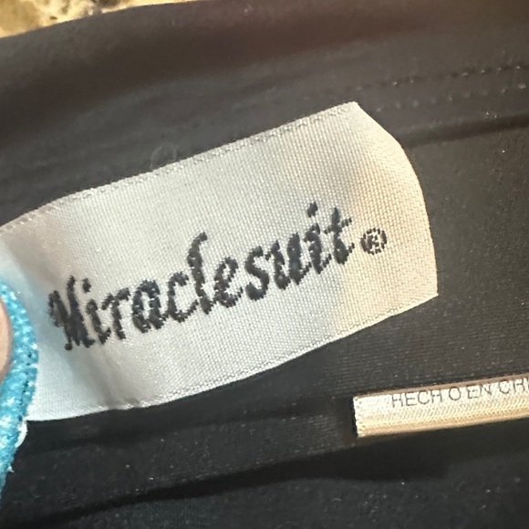 End of summer clear out 🔥Make an offer!! Miraclesuit Floral Camisole - Picture 2 of 3